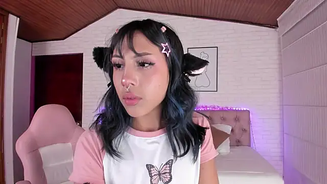 Snapshot of Kitty_Pam chatting on 01-15-25, 01:34 Kitty Pam online show from 01-15-25, 01:34