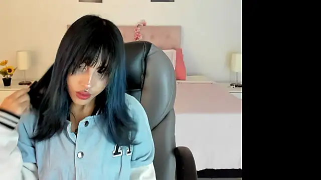 Snapshot of Kitty_Pam chatting on 03-05-25, 04:45 Kitty Pam online show from 03-05-25, 04:45