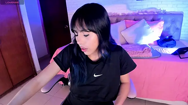 Snapshot of Kitty_Pam chatting on 11-13-25, 07:24 Kitty Pam online show from 11-13-25, 07:24