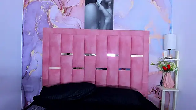 Snapshot of LizzMartin chatting on 02-17-25, 07:10 LizzMartin online show from 02-17-25, 07:10