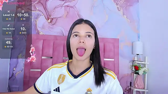 Snapshot of LizzMartin chatting on 03-01-25, 07:37 LizzMartin online show from 03-01-25, 07:37