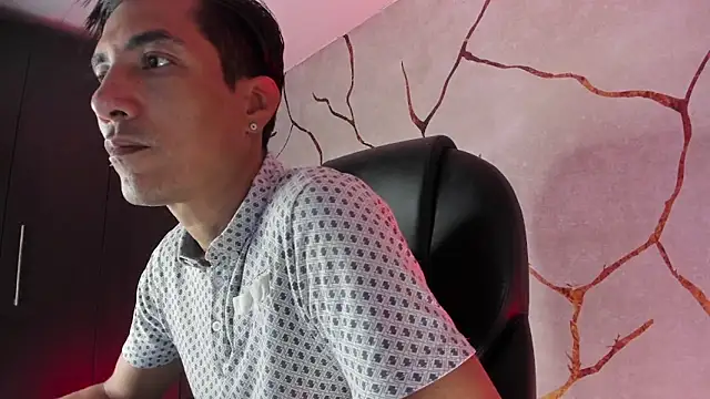 Snapshot of EdwardVlad chatting on 12-06-24, 07:12 EdwardVlad online show from 12-06-24, 07:12