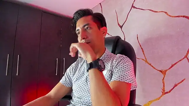 Snapshot of EdwardVlad chatting on 12-06-24, 10:19 EdwardVlad online show from 12-06-24, 10:19