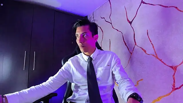 Snapshot of EdwardVlad chatting on 12-17-24, 07:15 EdwardVlad online show from 12-17-24, 07:15