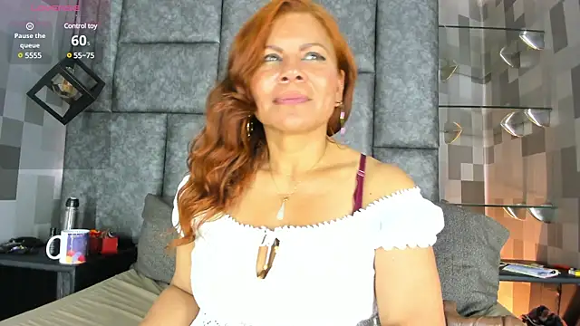 Corina Taylor  online show from 02-11-25, 09:14