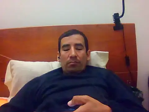 Snapshot of Wladimir81 chatting on 11-05-25, 01:44 Wladimir81 online show from 11-05-25, 01:44