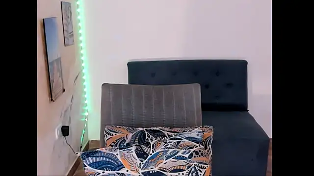 alinabozz1 online show from 05-25-26, 04:07