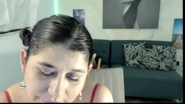 alinabozz1 online show from 06-04-26, 03:01
