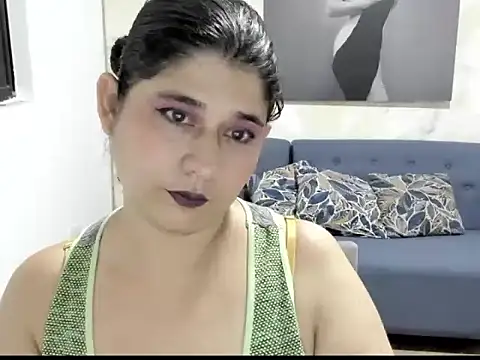 alinabozz1 online show from 06-06-26, 02:38