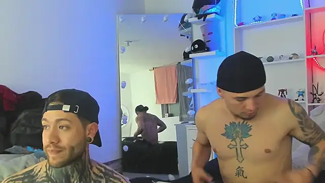 Snapshot of _tatho_perovich_ chatting on 12-23-24, 04:33 tatho perovich online show from 12-23-24, 04:33