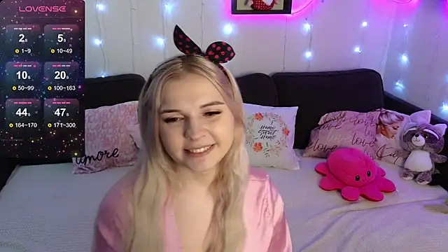 Snapshot of Kate_Legend chatting on 01-27-25, 04:20 Kate Legend online show from 01-27-25, 04:20