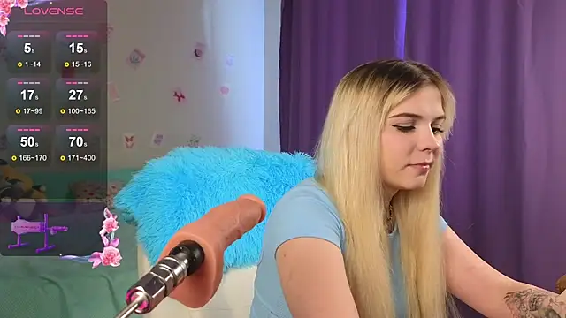 Snapshot of Kate_Legend chatting on 10-18-25, 03:20 Kate Legend online show from 10-18-25, 03:20