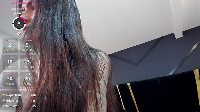 Snapshot of emilie_xx_ chatting on 03-21-25, 11:23 emilie xx  online show from 03-21-25, 11:23