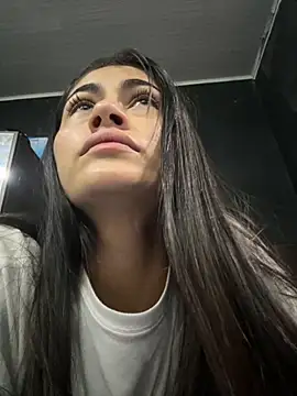 Snapshot of emilie_xx_ chatting on 09-20-25, 01:01 emilie xx  online show from 09-20-25, 01:01