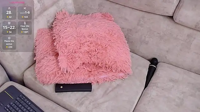 Snapshot of Paulis_gh chatting on 01-09-25, 04:06 Paulis gh online show from 01-09-25, 04:06