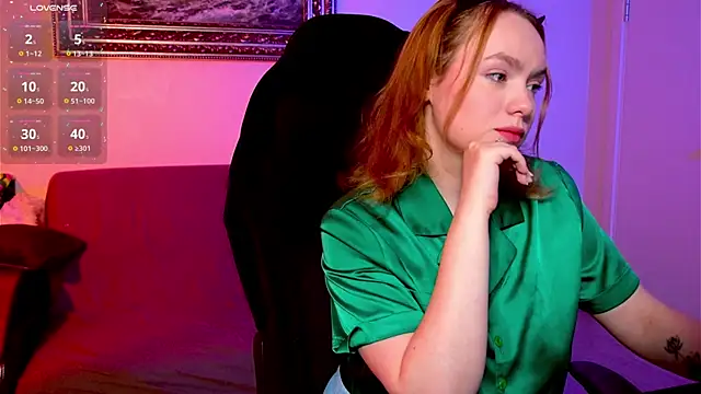 Kari Lunna online show from 12-14-24, 04:01