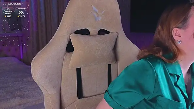 Kari Lunna online show from 01-15-25, 03:33