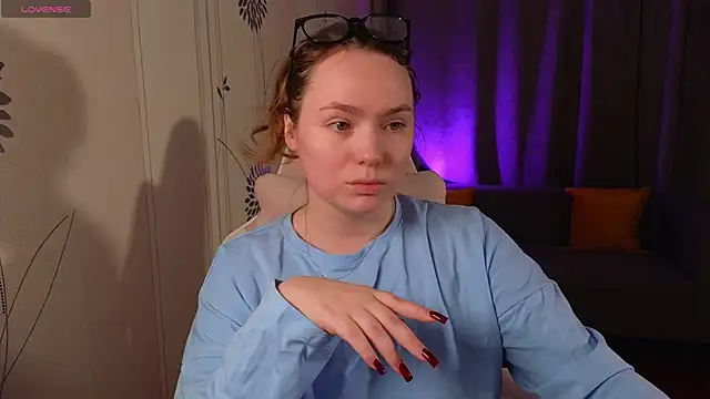 Kari Lunna online show from 10-19-25, 02:56