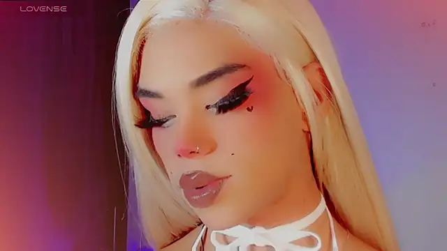 DanniLee  online show from 12-19-25, 09:33