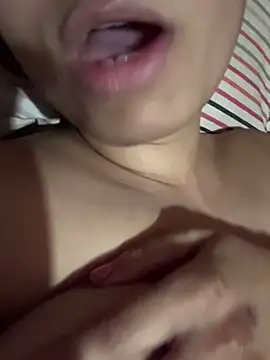 Snapshot of Miss-Kamini chatting on 02-07-25, 09:16 Miss-Kamini online show from 02-07-25, 09:16