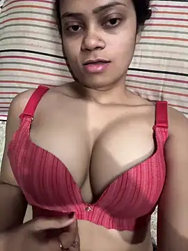 Snapshot of Miss-Kamini chatting on 02-18-25, 12:48 Miss-Kamini online show from 02-18-25, 12:48