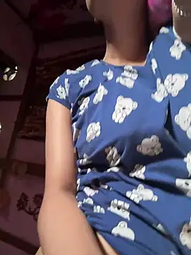 Snapshot of Miss-Kamini chatting on 03-17-25, 08:29 Miss-Kamini online show from 03-17-25, 08:29