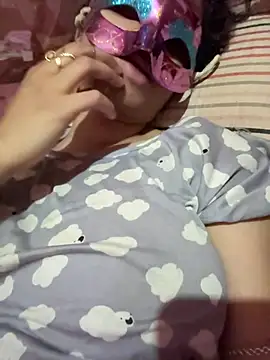 Snapshot of Miss-Kamini chatting on 03-19-25, 10:53 Miss-Kamini online show from 03-19-25, 10:53