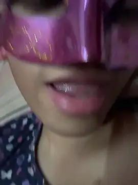 Snapshot of Miss-Kamini chatting on 03-21-25, 01:34 Miss-Kamini online show from 03-21-25, 01:34