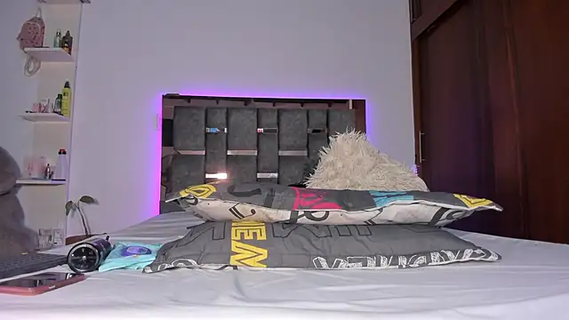 Carol M8 online show from 09-26-25, 03:21