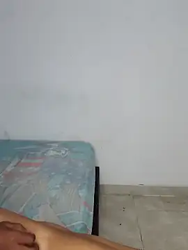 Snapshot of carolanyi chatting on 02-16-25, 03:04 carolanyi online show from 02-16-25, 03:04