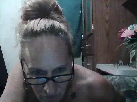 mistresszoila online show from 12-15-25, 04:17