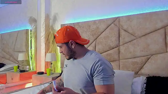 JossAckland online show from 02-18-26, 07:43