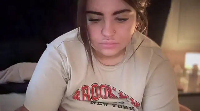 Snapshot of curvybabesx1 chatting on 03-14-25, 12:40 curvybabesx1 online show from 03-14-25, 12:40