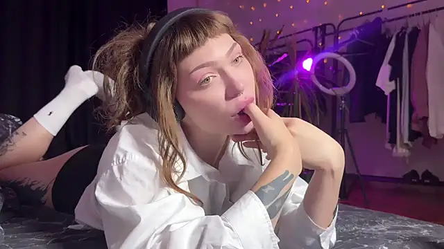 PaulaPratt online show from 12-13-24, 06:10