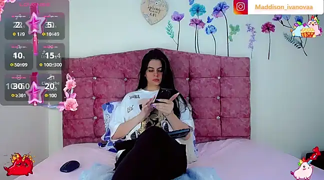 Snapshot of Madisson_Ivanova chatting on 12-13-24, 10:23 Madisson Ivanova online show from 12-13-24, 10:23