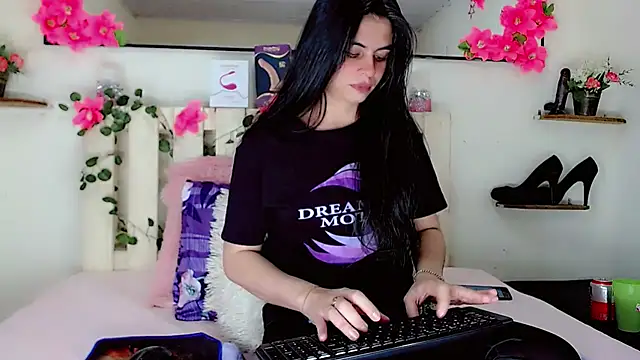 Snapshot of Madisson_Ivanova chatting on 01-10-25, 08:40 Madisson Ivanova online show from 01-10-25, 08:40