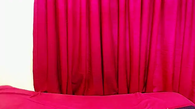 Snapshot of xSpicyQueen8x chatting on 12-18-24, 07:41 xSpicyQueen8x online show from 12-18-24, 07:41