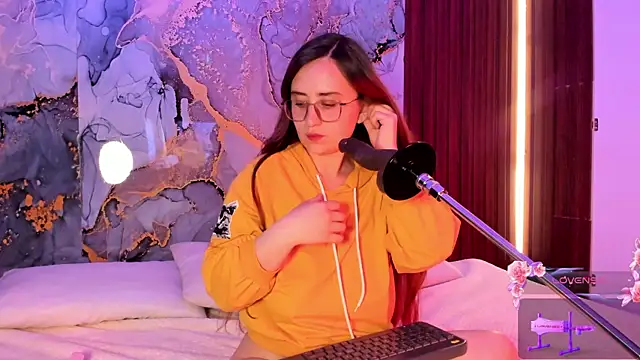 centaurigirl online show from 09-21-25, 02:35