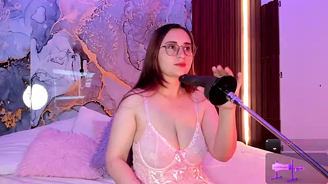 centaurigirl online show from 10-21-25, 03:51