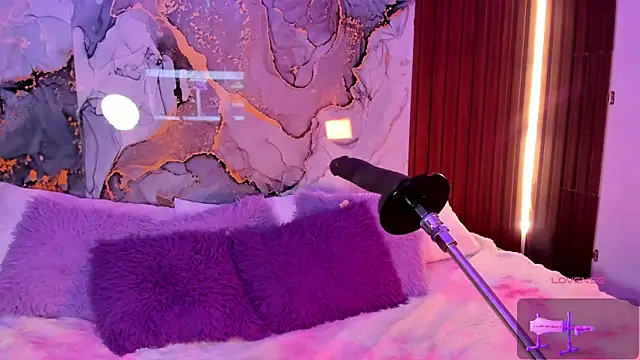 centaurigirl online show from 12-19-25, 04:19