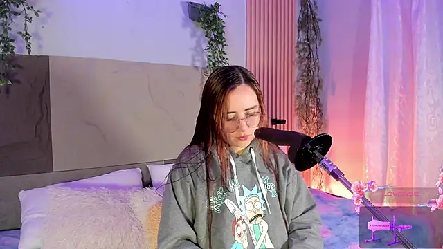 centaurigirl online show from 03-20-26, 05:01