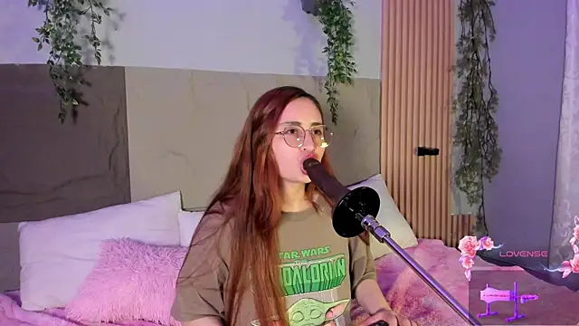 centaurigirl online show from 04-06-26, 04:46