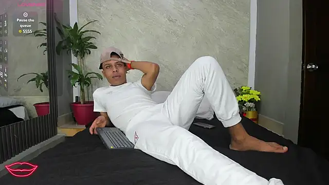 Snapshot of ada-brooke chatting on 03-21-25, 03:33 ada-brooke online show from 03-21-25, 03:33