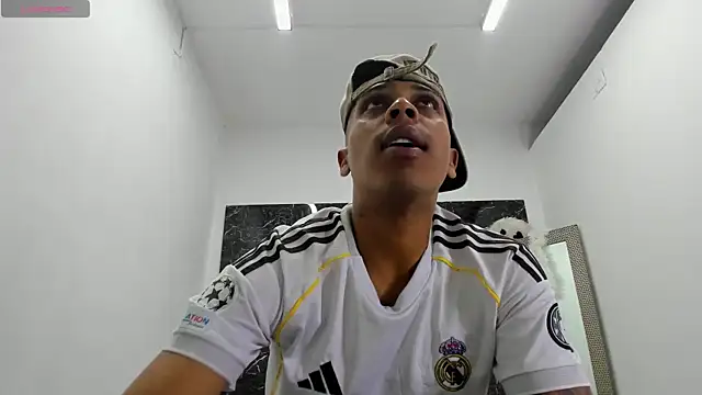 Snapshot of ada-brooke chatting on 12-14-25, 01:00 ada-brooke online show from 12-14-25, 01:00