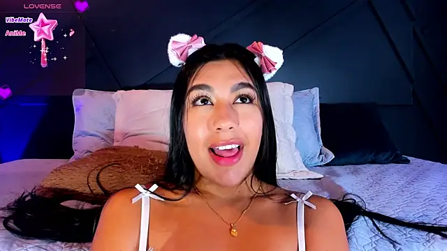Snapshot of Emilyh_ chatting on 01-14-25, 02:00 Emilyh  online show from 01-14-25, 02:00