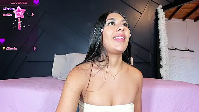 Snapshot of Emilyh_ chatting on 01-17-25, 10:55 Emilyh  online show from 01-17-25, 10:55