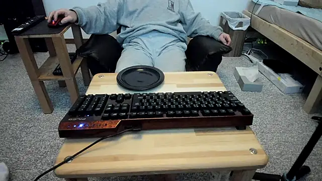 Snapshot of hachunemiku chatting on 03-04-25, 05:45 hachunemiku online show from 03-04-25, 05:45