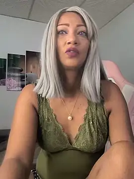 Snapshot of Amaliu_ chatting on 05-19-26, 03:07 Amaliu online show from 05-19-26, 03:07