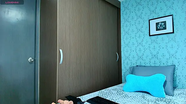 KazzuRoux001 online show from 12-21-24, 11:55