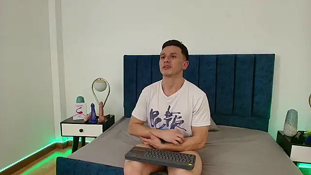 Andrewfalcon online show from 03-12-25, 10:17